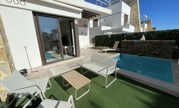 Herverkoop - 4. Halfvrijstaande villa - Villamartin - Costa Blanca Zuid