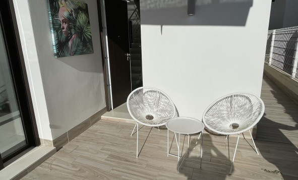 Herverkoop - 4. Halfvrijstaande villa - Villamartin - Costa Blanca Zuid