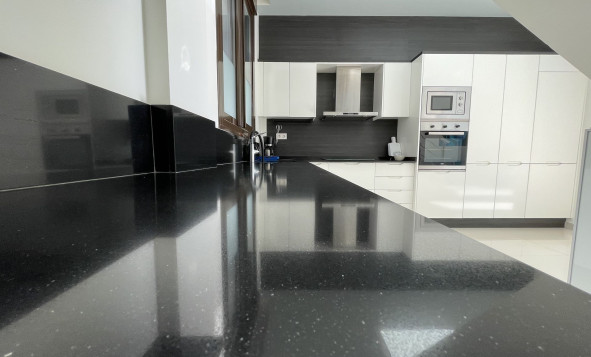 Herverkoop - 4. Halfvrijstaande villa - Villamartin - Costa Blanca Zuid