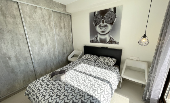 Herverkoop - 4. Halfvrijstaande villa - Villamartin - Costa Blanca Zuid