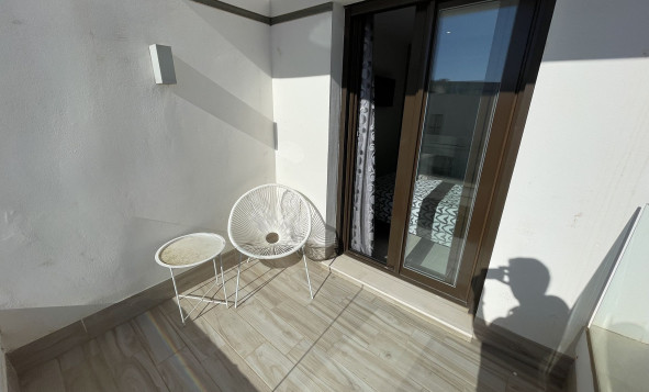 Herverkoop - 4. Halfvrijstaande villa - Villamartin - Costa Blanca Zuid