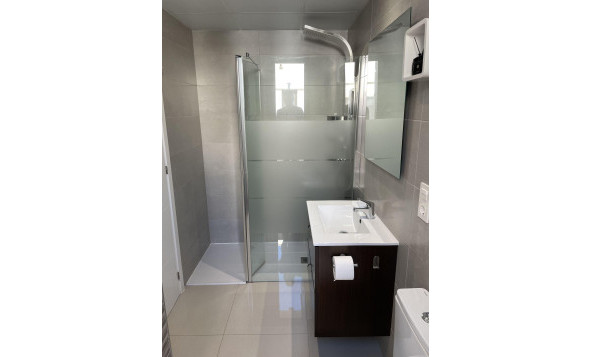 Herverkoop - 4. Halfvrijstaande villa - Villamartin - Costa Blanca Zuid