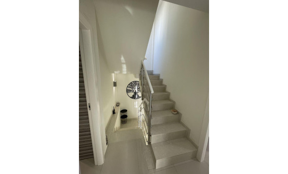 Herverkoop - 4. Halfvrijstaande villa - Villamartin - Costa Blanca Zuid