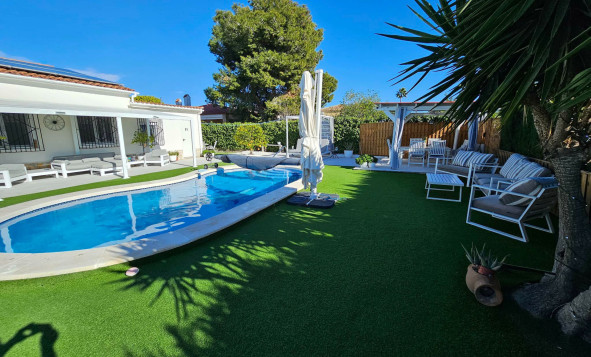 Herverkoop - 3. Halfvrijstaand huis - La Marina - Costa Blanca Zuid