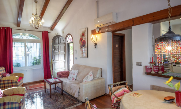 Herverkoop - 4. Halfvrijstaande villa - Villamartin - Costa Blanca Zuid