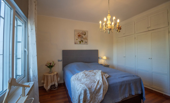 Herverkoop - 4. Halfvrijstaande villa - Villamartin - Costa Blanca Zuid