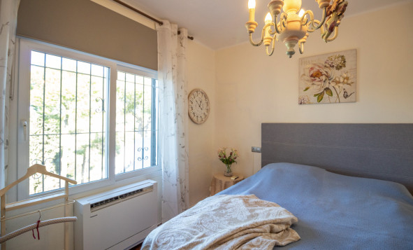 Herverkoop - 4. Halfvrijstaande villa - Villamartin - Costa Blanca Zuid