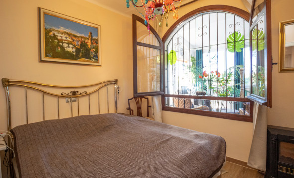 Herverkoop - 4. Halfvrijstaande villa - Villamartin - Costa Blanca Zuid