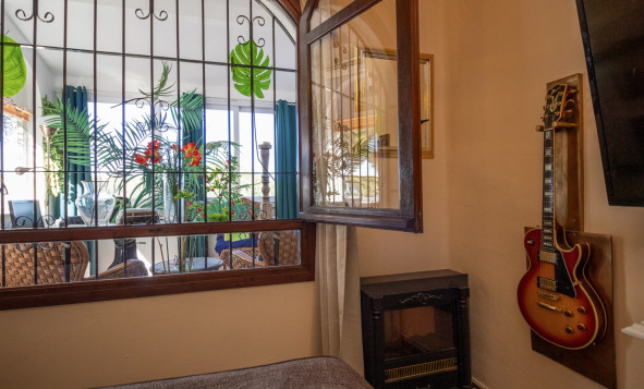 Herverkoop - 4. Halfvrijstaande villa - Villamartin - Costa Blanca Zuid