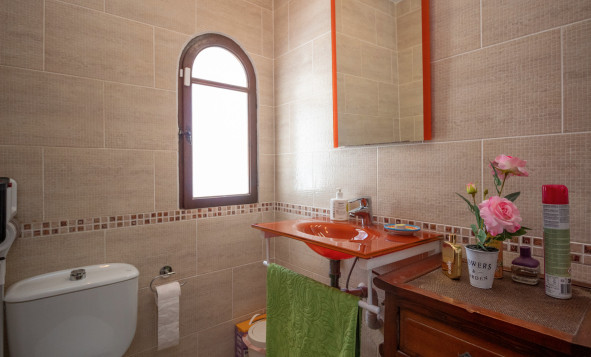 Herverkoop - 4. Halfvrijstaande villa - Villamartin - Costa Blanca Zuid