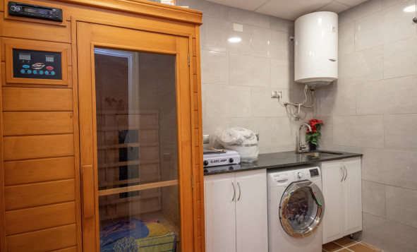 Herverkoop - 4. Halfvrijstaande villa - Villamartin - Costa Blanca Zuid