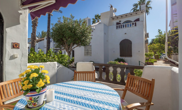 Herverkoop - 4. Halfvrijstaande villa - Villamartin - Costa Blanca Zuid