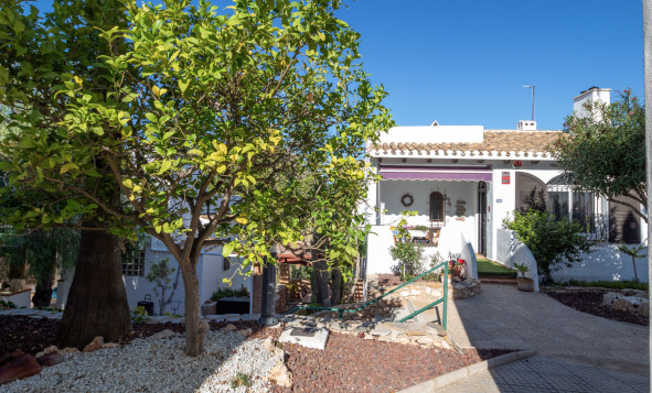 Herverkoop - 4. Halfvrijstaande villa - Villamartin - Costa Blanca Zuid