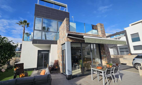 Herverkoop - 3. Halfvrijstaand huis - Cabo Roig - Costa Blanca Zuid