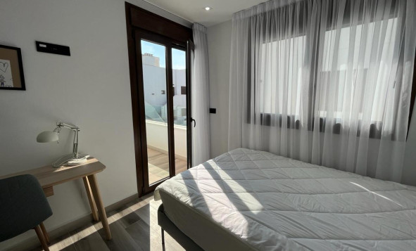 Herverkoop - 3. Halfvrijstaand huis - Los Balcones - Costa Blanca Zuid