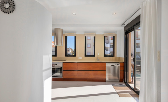 Herverkoop - 3. Halfvrijstaand huis - Orihuela Costa - La Zenia