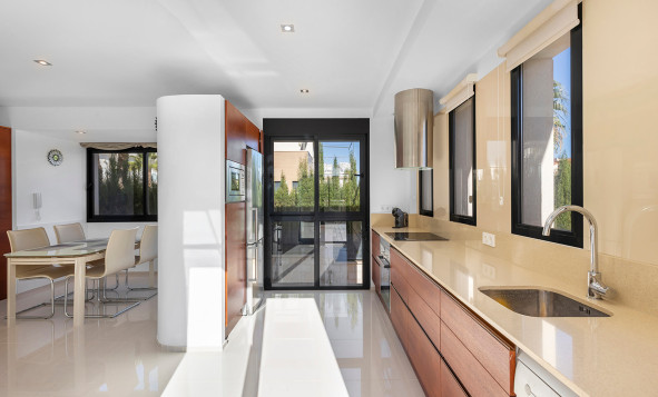 Herverkoop - 3. Halfvrijstaand huis - Orihuela Costa - La Zenia