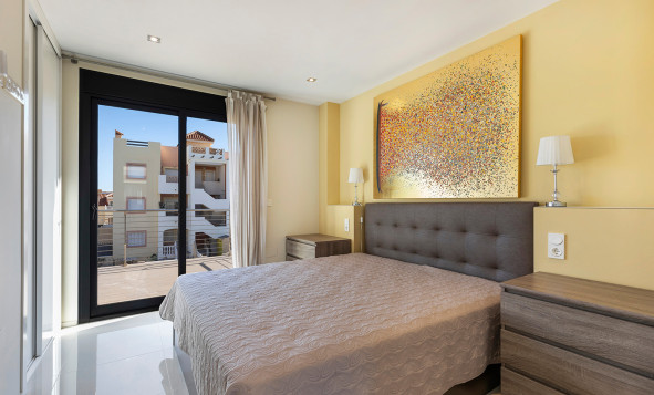 Herverkoop - 3. Halfvrijstaand huis - Orihuela Costa - La Zenia