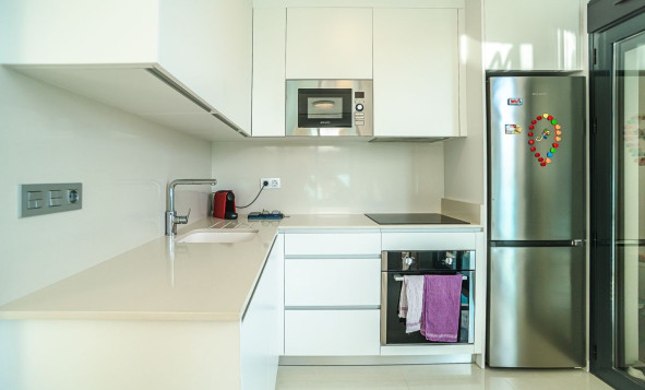 Herverkoop - 1. Appartement / flat - Torrevieja - Calas Blancas