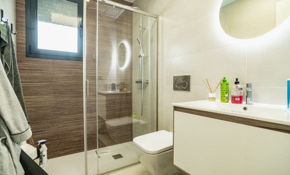 Herverkoop - 1. Appartement / flat - Torrevieja - Calas Blancas