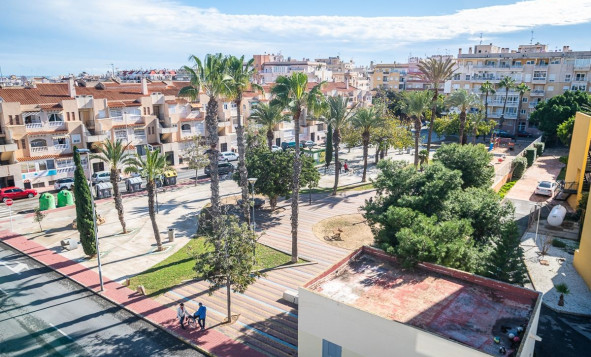 Herverkoop - 1. Appartement / flat - Torrevieja - Calas Blancas