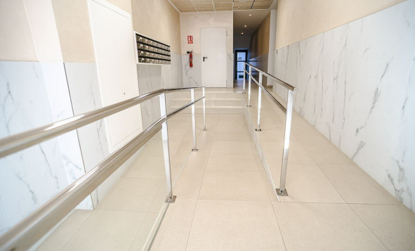 Herverkoop - 1. Appartement / flat - Torrevieja - Calas Blancas