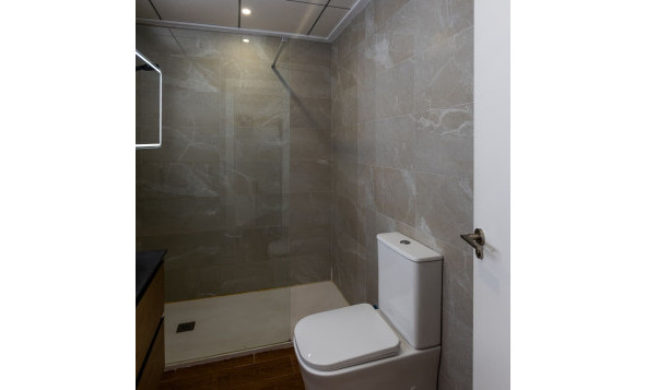 Herverkoop - 2. Town house / tussenwoning - Torrevieja - Costa Blanca Zuid