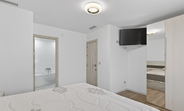 Herverkoop - 3. Halfvrijstaand huis - Alicante - Costa Blanca Noord