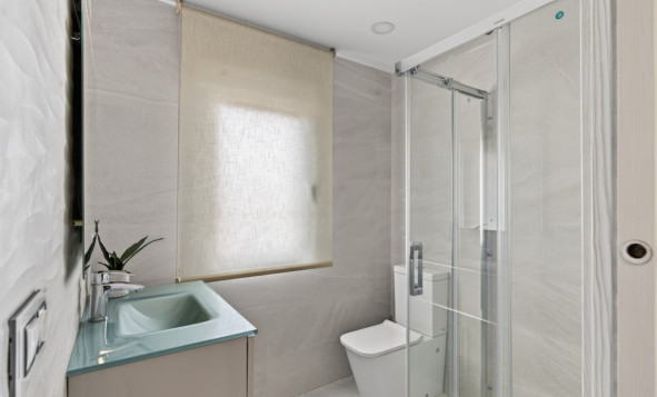 Herverkoop - 3. Halfvrijstaand huis - Alicante - Costa Blanca Noord