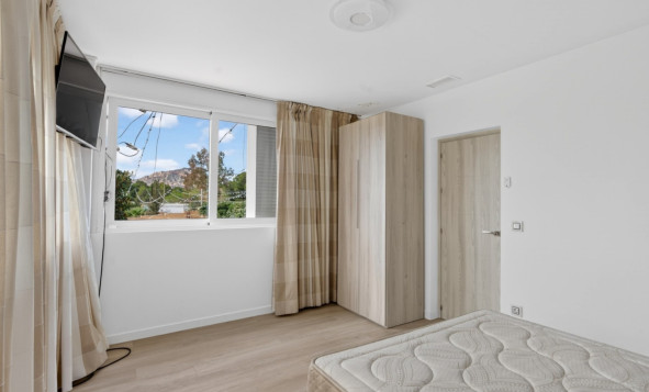 Herverkoop - 3. Halfvrijstaand huis - Alicante - Costa Blanca Noord