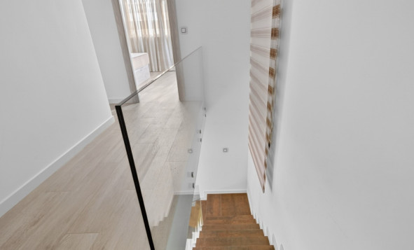 Herverkoop - 3. Halfvrijstaand huis - Alicante - Costa Blanca Noord