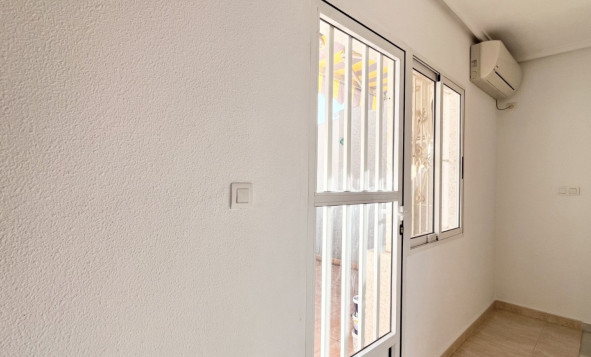 Herverkoop - 2. Town house / tussenwoning - Torrevieja - Costa Blanca Zuid