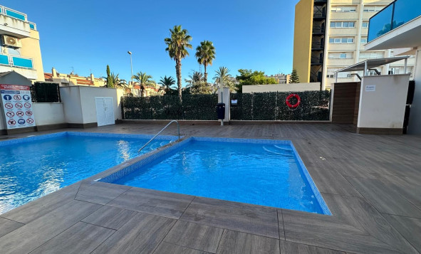 Herverkoop - 1. Appartement / flat - Torrevieja - Calas Blancas