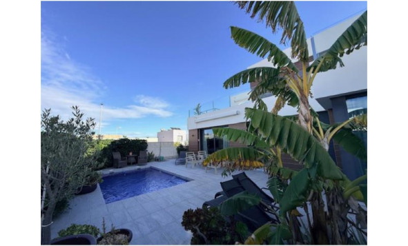 Herverkoop - 3. Halfvrijstaand huis - Benijofar - Costa Blanca Zuid