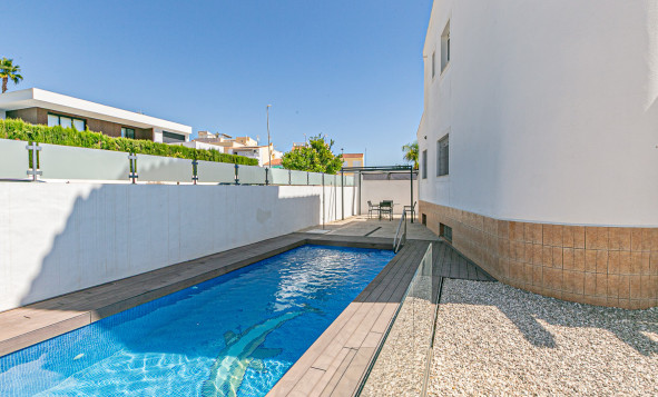 Herverkoop - 3. Halfvrijstaand huis - La Marina - Costa Blanca Zuid