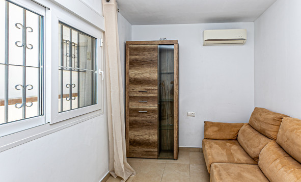 Herverkoop - 3. Halfvrijstaand huis - La Marina - Costa Blanca Zuid