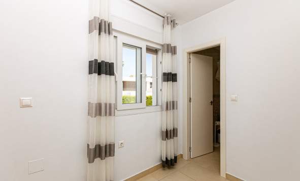 Herverkoop - 3. Halfvrijstaand huis - La Marina - Costa Blanca Zuid