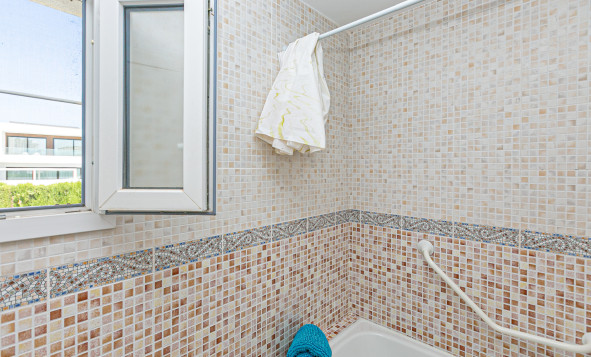 Herverkoop - 3. Halfvrijstaand huis - La Marina - Costa Blanca Zuid