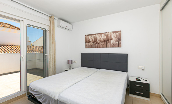 Herverkoop - 3. Halfvrijstaand huis - La Marina - Costa Blanca Zuid