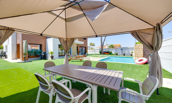 Resale - 3. Semi-detached house - Torrevieja - Costa Blanca South