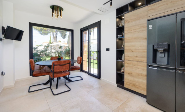 Resale - 3. Semi-detached house - Torrevieja - Costa Blanca South