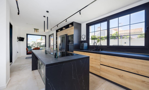 Resale - 3. Semi-detached house - Torrevieja - Costa Blanca South