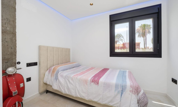 Resale - 3. Semi-detached house - Torrevieja - Costa Blanca South