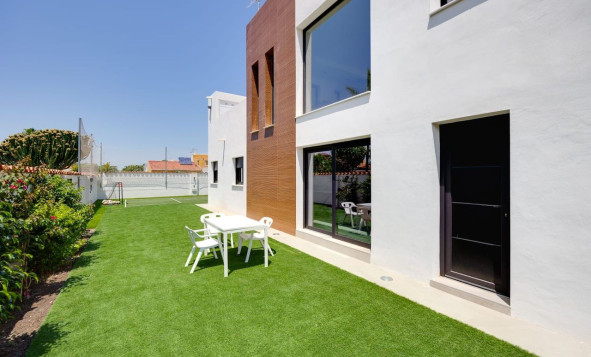 Resale - 3. Semi-detached house - Torrevieja - Costa Blanca South