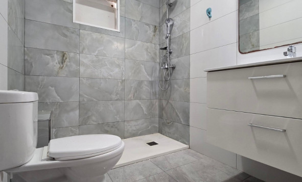 Herverkoop - 3. Vrijstaande villa - Torrevieja - El Chaparal