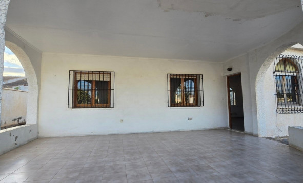 Herverkoop - 3. Vrijstaande villa - Torrevieja - El Chaparal