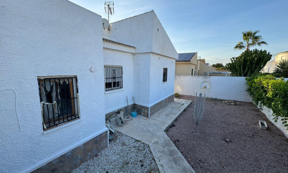 Herverkoop - 3. Vrijstaande villa - Torrevieja - Costa Blanca Zuid