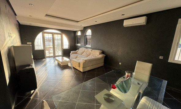 Herverkoop - 3. Vrijstaande villa - Torrevieja - Costa Blanca Zuid