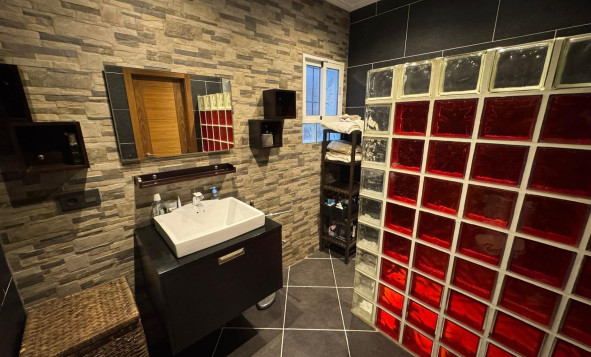 Herverkoop - 3. Vrijstaande villa - Torrevieja - Costa Blanca Zuid