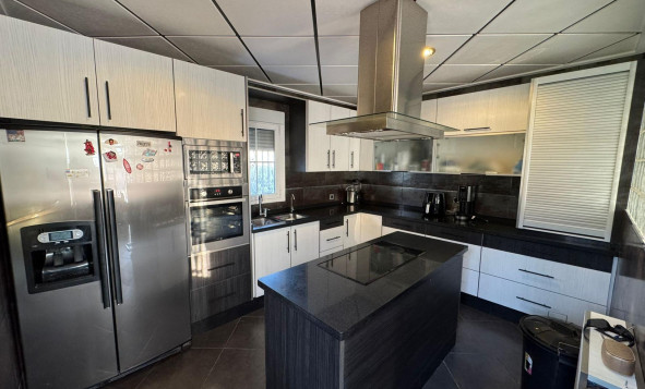 Herverkoop - 3. Vrijstaande villa - Torrevieja - Costa Blanca Zuid